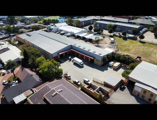 4,708M² WAREHOUSE FOR SALE IN HALFWAY HOUSE